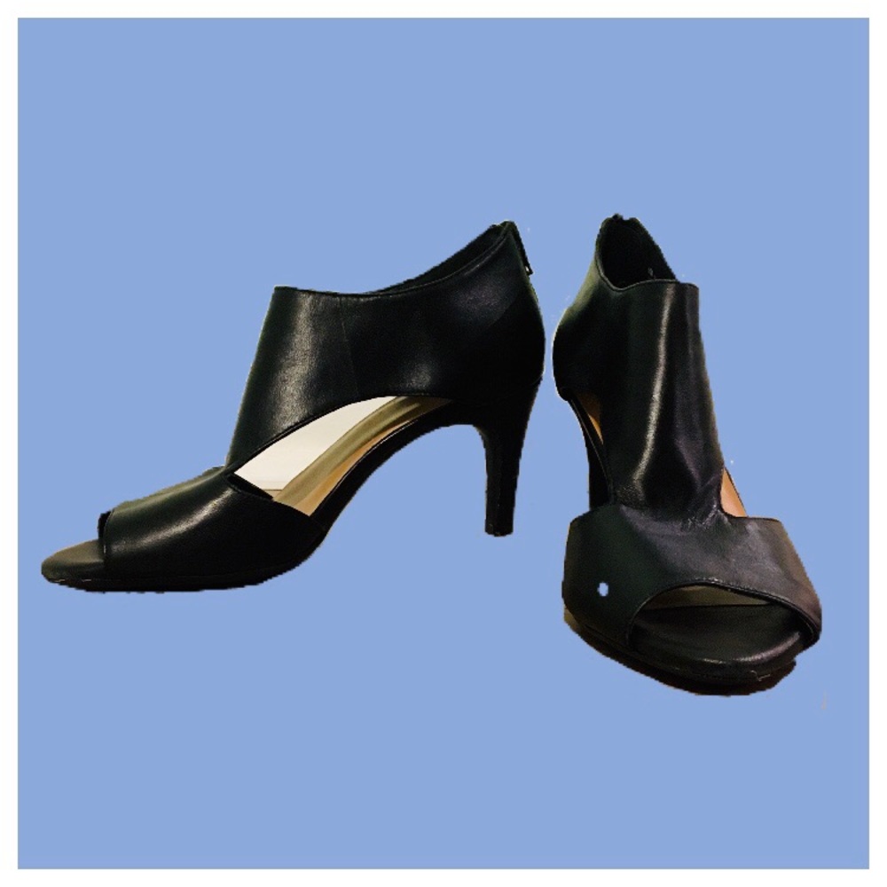 Leather Cutout Heels Size 8